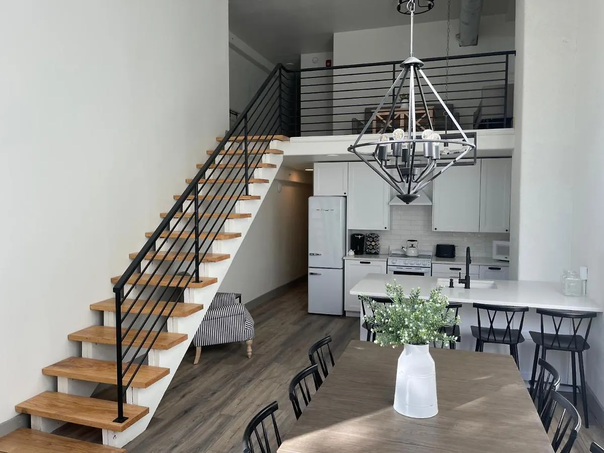 Main Street Farmhouse City Retreat By Hollyhock location