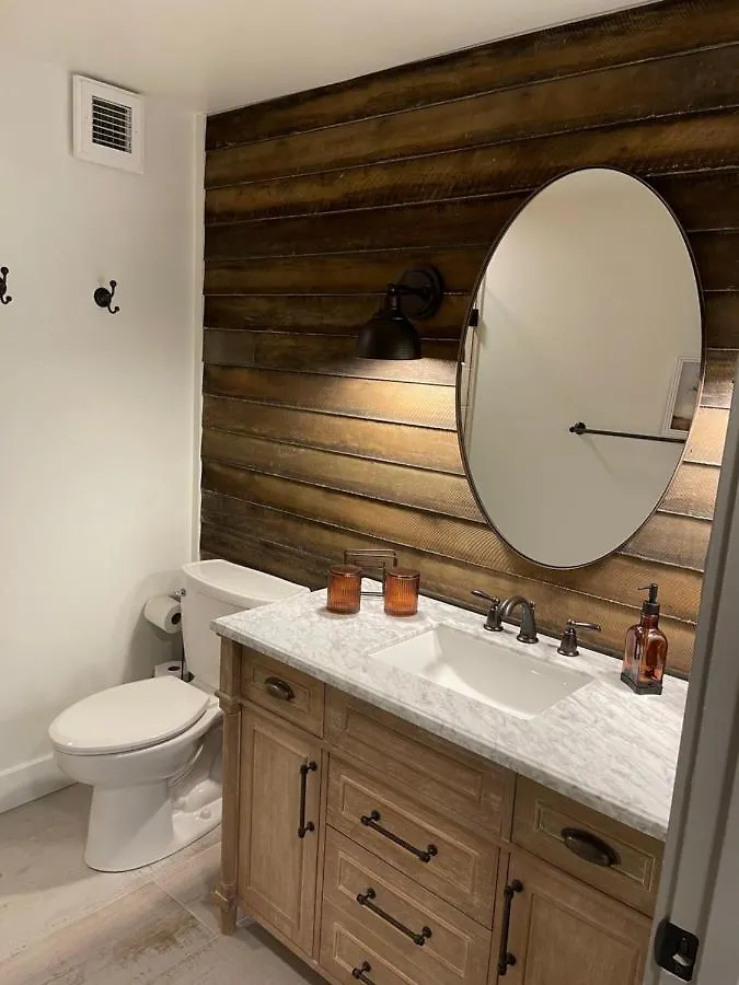 Main Street Farmhouse City Retreat By Hollyhock Louisville Appartement